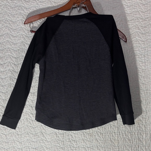 Old Navy Charcoal Waffle Knit Long Sleeve Tee - Picture 3 of 3